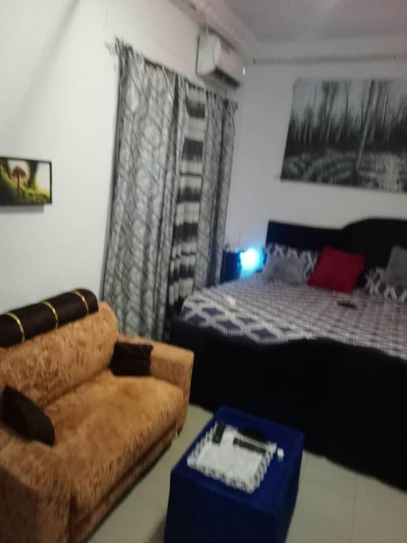 Studio Meuble Centre Ville Дакар Экстерьер фото